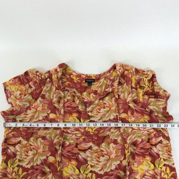 Torrid Floral Rayon Crepe Tie Flutter Sleeve Peasant Top Women's Plus Size 1/1X - Picture 6 of 11